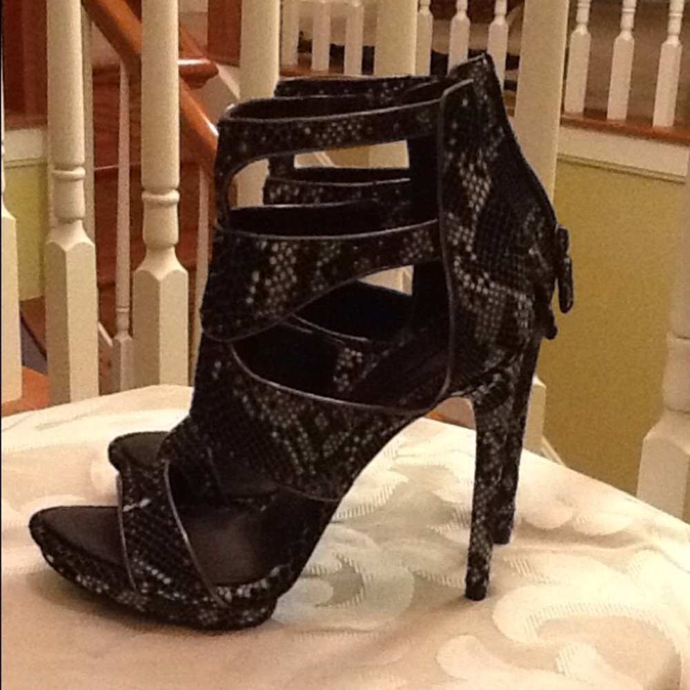 BCBGMAXAZRIA platform STRAPPY gladiator style stiletto booties NWT